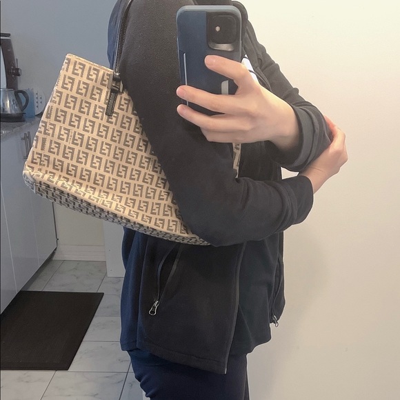 Fendi vintage monogram Zucchino pattern canvas tote bag. - Picture 15 of 15